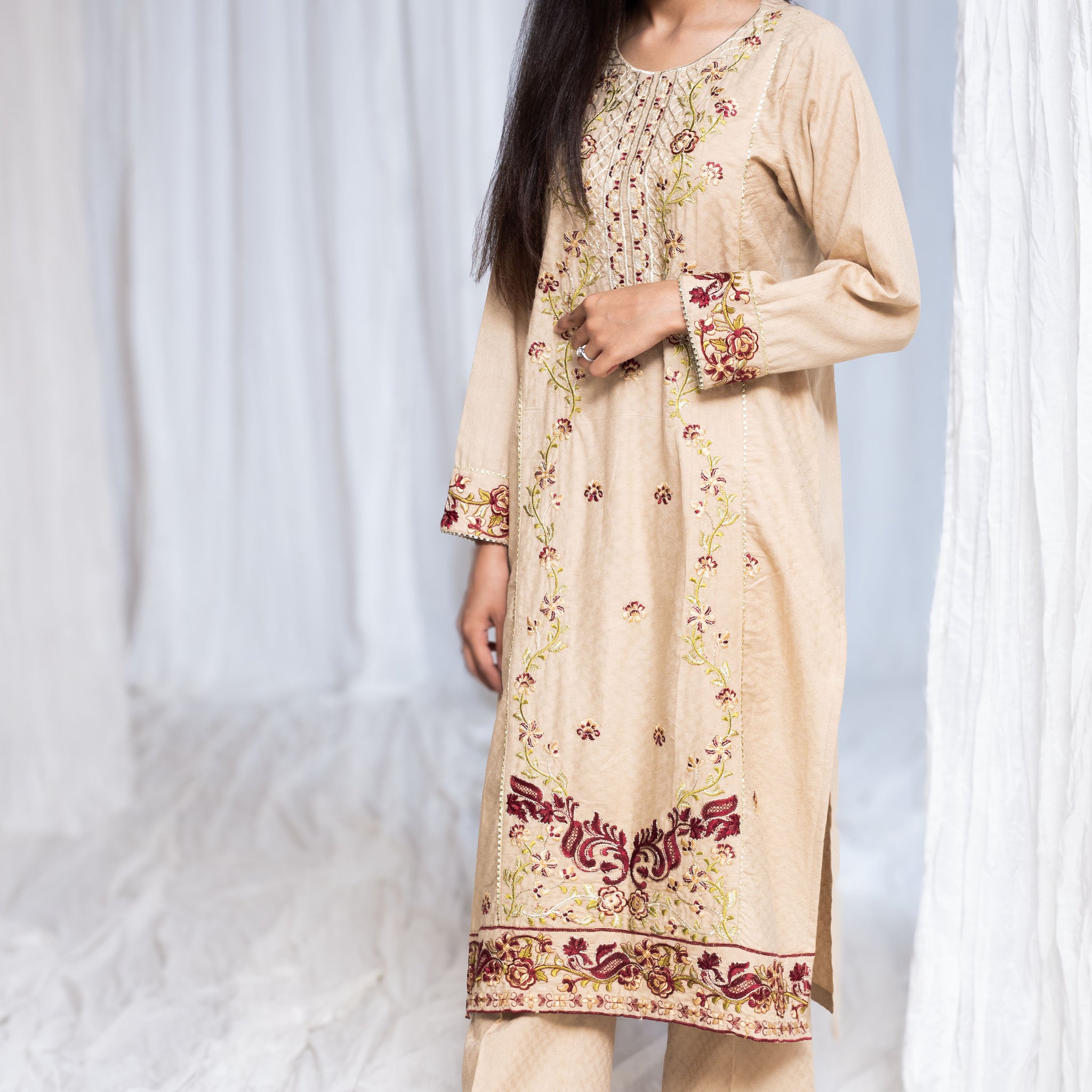 Women Embroidered 2 Pcs Suit