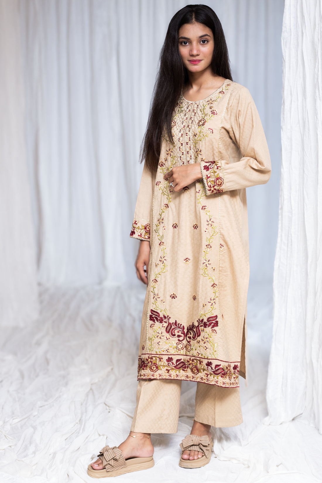 Women Embroidered 2 Pcs Suit